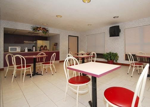 Texas Inn Harlingen Restaurant photo