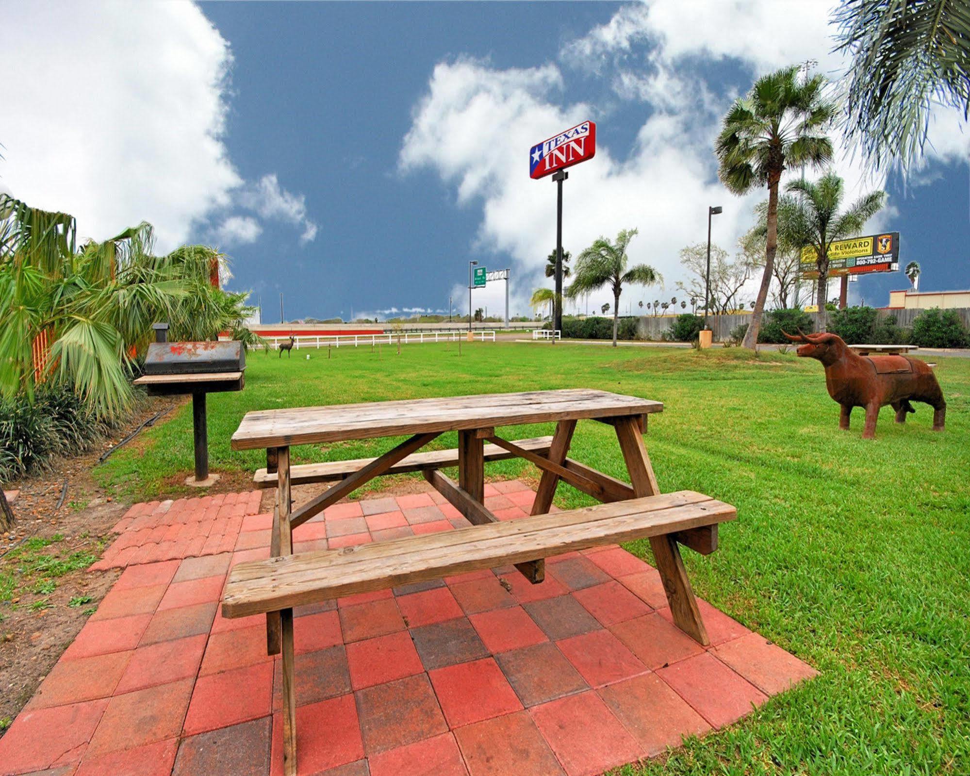 Texas Inn Harlingen Extérieur photo